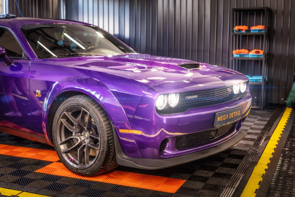 Ruční mytí aut, čištění interiérů a keramické ochrany