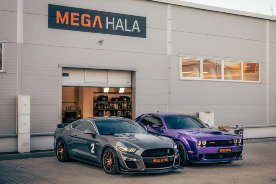 KOMPLET MYTÍ: exteriér a interiér